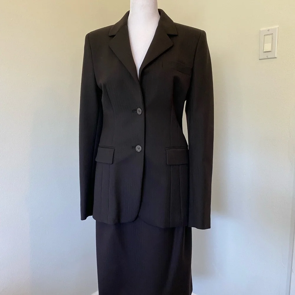 Vintage Prada! Purchased at Prada in Milan. Excellent condition. - Picture 2 of 6